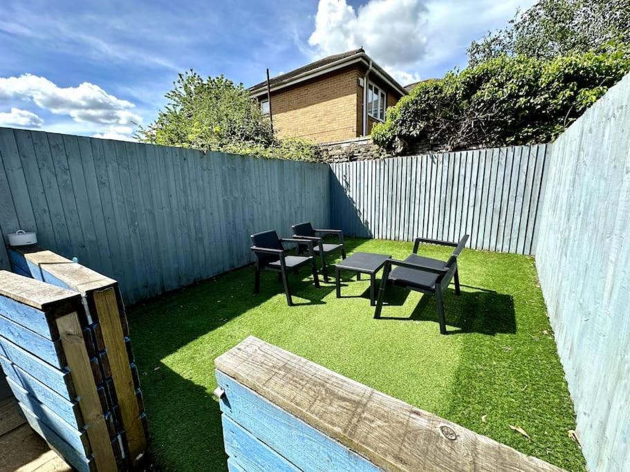 Holiday home 2 Bedroom Centre House - Pet Friendly - Free Parking *