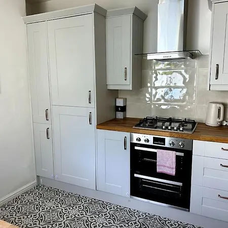2 Bedroom City Centre House - Pet Friendly - Free Parking Cardiff Exterior photo