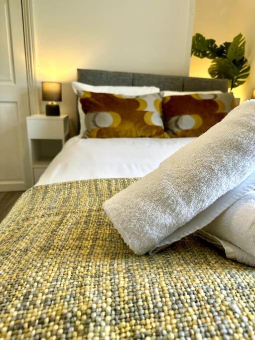 2 Bedroom Centre House - Pet Friendly - Free Parking Casa vacanze Cardiff
